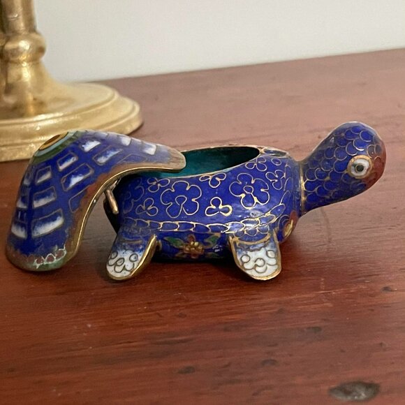 VINTAGE REAL CLOISONNÉ turtle trinket box. Miniature 3 inches. BRASS - Picture 4 of 9